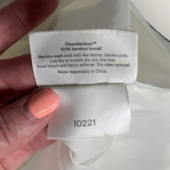 NWT | Ettitude | Signature Sateen Shorts | Cloud White/Black | Large - Picture 8 of 11